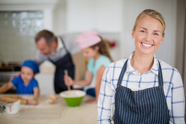Uśmiechnięci uczestnicy warsztatów